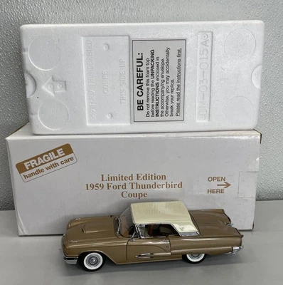 Ford Thunderbird 1959 cupé dorado Danbury Mint 1:24 Foto 1 de 4