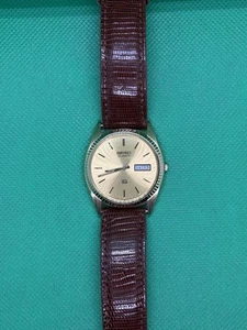 Seiko Quartz Gold Plated Fluted Bezel 5Y23-8A60 Day Date Watch - Picture 1 of 7