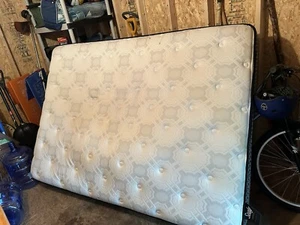 Full size matress , used, but in a very good condition - Picture 1 of 2