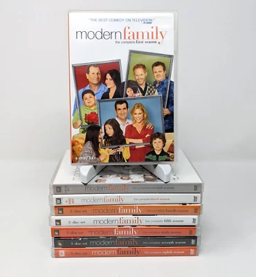 Modern Family 1-8 DVD Seasons 1 2 3 4 5 6 7 8 Foto 1 de 2