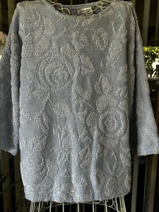 HEIRLOOMS Laguna Bch  pullover Top  Blue White L 3/4 Sleeve like Needlepoint - Picture 1 of 14