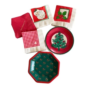 Lot 90 Unused Vtg Paper Napkins and Paper Plates Christmas American Greetings - Picture 1 of 4