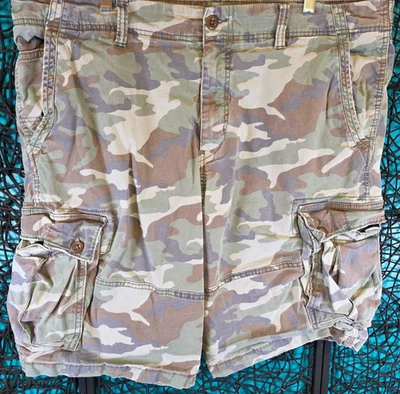 AMERICAN EAGLE CAMO CARGO SHORTS MENS SZ. 42 NEXT LEVEL FLEX ZIP FLAP DISTRESSED - Image 1 of 4