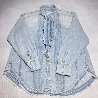 Camisa de esmoquin vaquera We The Free Billie para mujer grande perla con volantes a presión plisada occidental Foto 1 de 4