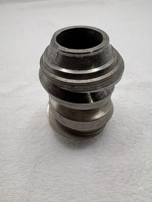 Engranaje helicoidal de dirección de dos dientes Ford modelo A 1929-1931 Foto 1 de 4