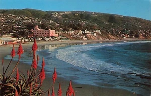 POSTCARD Laguna Beach, CA - Christmastime Heisler Park - Posted early 1960s - Picture 1 of 2