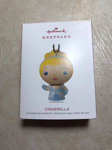 Hallmark 2018 Aschenputtel Holz Ornament NEU IN BOX (4) # - Bild 1 von 5
