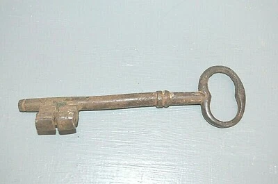 Ancienne Grosse Clé Serrure de Château en Fer Forgé  - Photo 1/4