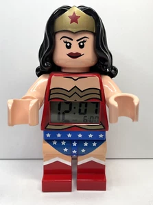 LEGO Wonder Woman Sveglia Display Digitale DC Comics Action Toy 9009877 Funzionante - Foto 1 di 5
