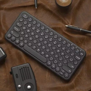 Keyboard - Picture 1 of 3