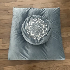 Großes Meditationsbodenkissen für Erwachsene - Premium Yoga Buchweizen Nackenrolle - Bild 1 von 1