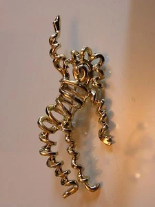 JJD102 RETRO SIGNED WOMAN ATHLETE PIN BROOCH, SIGNED NEMO - Picture 1 of 4