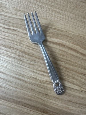 Horquilla de ajuste de lugar para niños pequeños Rogers Bros Eternally Yours 1847 solo plateada IS Foto 1 de 4