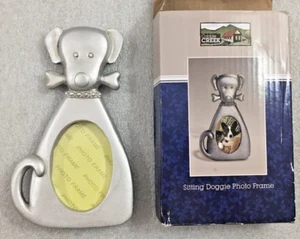 Marco de fotos de perro sentado con caja de Cobble Creek... marco de fotos de perro  - Imagen 1 de 3