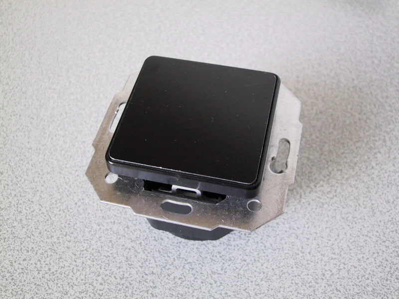 KOPP Dimmat Sensor Dimmer EUROPA schwarz UP Unterputz Helligkeitsregler - Bild 1 von 1