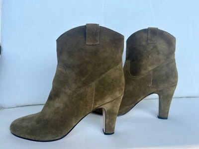 Club Monaco Olive Arlietta Heeled Ankle Boots Suede Made In Italy Size 8.5 Foto 1 de 4