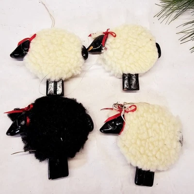 Juego de 4 adornos navideños vintage Dept 56 Le Mouton lana oveja blanca y negra Foto 1 de 4
