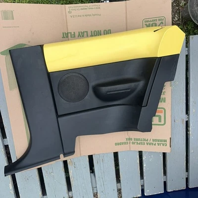 Volkswagen Beetle 2000-2010 hatchback pasajero panel QTR trasero negro amarillo VW Foto 1 de 4