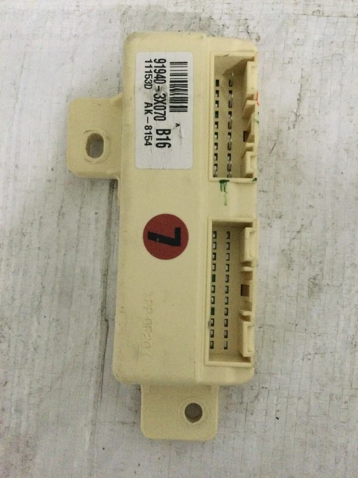 Módulo de relé de control de encendido Hyundai Elantra 2012 OEM 91940-3X070 Foto 1 de 4