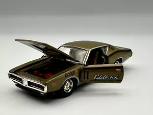 Dodge Charger 1971 M2 Machines dragster vintage, dorado, Edelbrock, 1:64 - Imagen 1 de 13