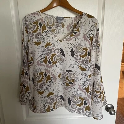 Blusa Kenar Cuello en V Floral Manga Acampanada Crema Gris Mostaza Rosa Talla Mediana Foto 1 de 4