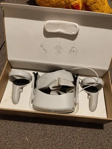 Oculus Meta Quest 2 Virtual Reality Headset 128GB with Controllers - Picture 1 of 9