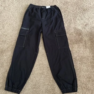 NEW-H&M Youth Size 20 Black Loose Fit Cargo Pants - Picture 1 of 5