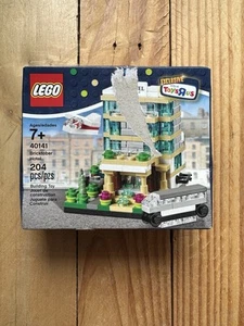 LEGO Hotel 40141 Toys R Us Exclusive Retired Set Modular Boutique Box Imperfect - Picture 1 of 3