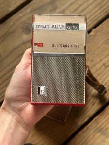 Vintage 60s Channel Master AM Transistor Radio 6503 With Case - Picture 1 of 12