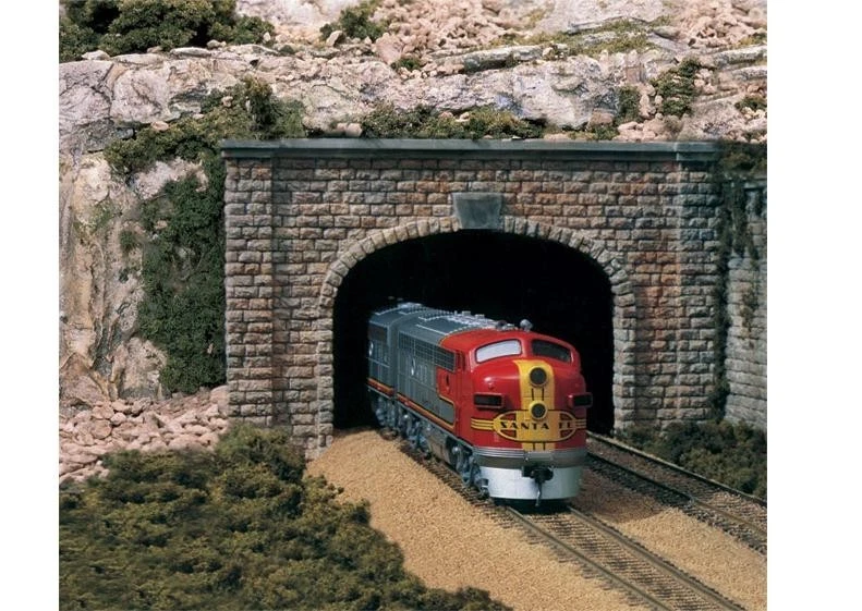 Woodlend Scenics  HO CUT STONE TUNNEL PORTAL Dbl WOO1257 - Image 1 of 1