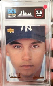 DEREK JETER UD V.J. LOVERO ART YANKEES LEGEND Graded DCS 7.5 - Picture 1 of 4