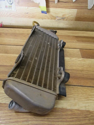 KTM 380 MXC 1998 KTM 380 MXC 1998 RADIADOR CON TAPA DE LLENADO Foto 1 de 4