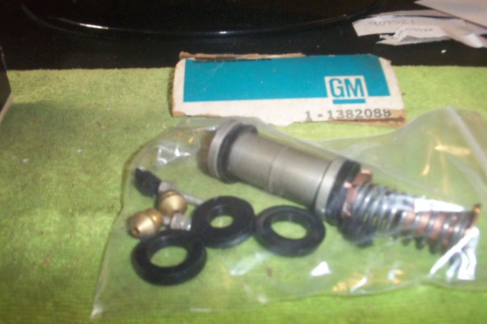 Nuevo de Lote Antiguo Buick, Pontiac 1967-70 Master Cyl. KIT DE REPARACIÓN #1382088 Foto 1 de 1
