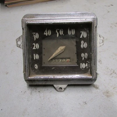 1934 Studebaker speedometer. Needle bounces. 589H G1. Not bad for a 90 years - Image 1 of 3