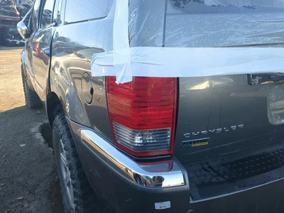 Luz trasera izquierda conductor Chrysler Aspen 2007-2009 OEM MN2X1 Foto 1 de 3