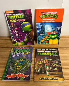 Teenage Mutant Ninja Turtle books - mixed lot 2 graphic and 2 regular - Picture 1 of 13