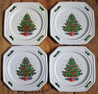 Ullman Vintage Plastic Christmas Plates Set 4 Reusable USA Christmas Tree Holly - Image 1 of 4