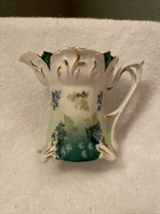 Crema de porcelana antigua Prusia muy elegante con flores y adornos dorados - Imagen 1 de 7