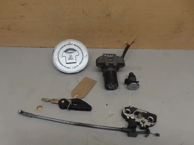 Benelli TNT 125 2021 Tornado Naked E5 5224 millas - Juego de cerraduras Foto 1 de 4