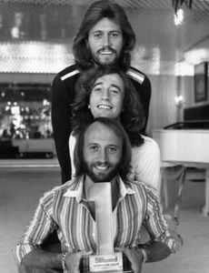 THE BEE GEES 1977 8X10 Photo Print - Picture 1 of 1