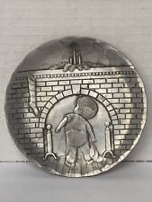 Wendell August Forge Fireplace Looking For Santa 4.5" Plate Trinket Christmas
