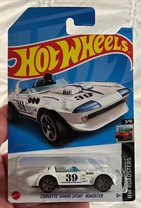 Neu Hot Wheels Corvette Grand Sport Roadster weiß Variante HW Roadsters 2022 - Bild 1 von 4