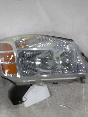 2005 Nissan Armada Right Headlight Assembly OEM Used 77565 208K Miles - Изображение 1 из 4