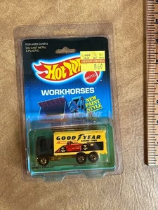 Camión de colección Hot Wheels Workhorses 1565 1986 camión buen año nuevo - Imagen 1 de 12