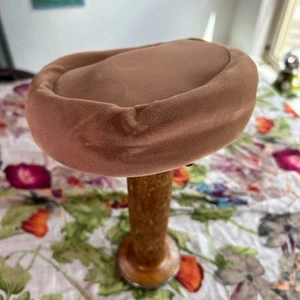 Vtg crushed Velvet Hat- clips- some wear- retro fascinator headpiece tan beige - Picture 1 of 7