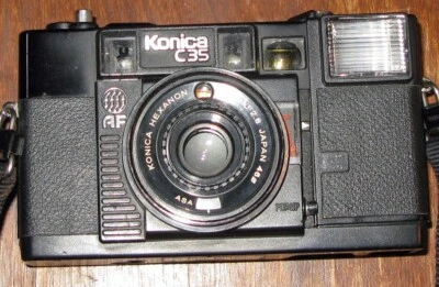 Muy bonita cámara fotográfica vintage Konica C35 AF Foto 1 de 4