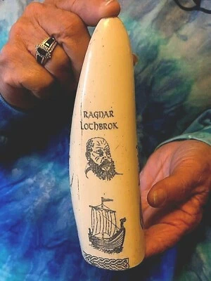 LOS VIKINGOS Scrimshaw REPRODUCCIÓN DE RESINA COLMILLO Foto 1 de 4