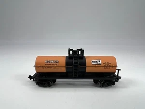 Coche tanque de cúpula única productos químicos Hooker escala N Bachmann #69502 buen estado - Imagen 1 de 6