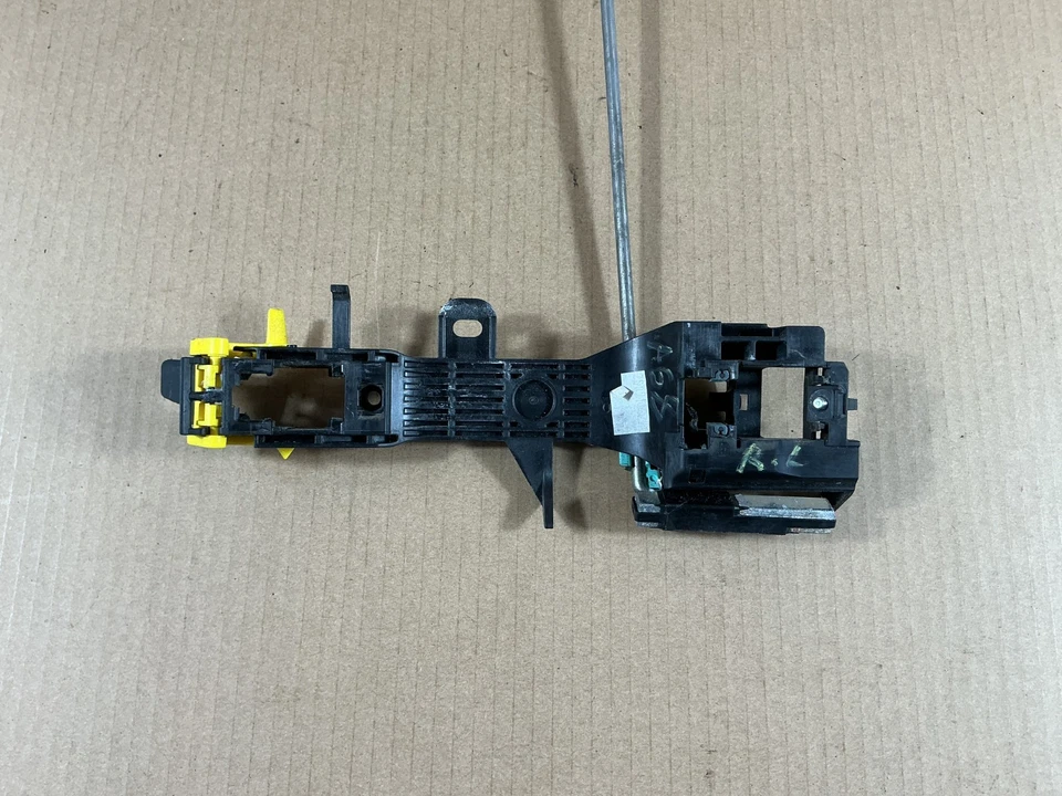 Conjunto de marco de manija de puerta exterior lado izquierdo trasero Toyota Sienna 2011-2020 OEM Foto 1 de 4