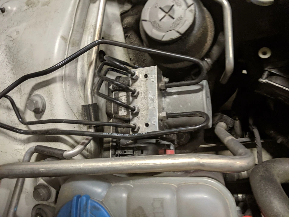 AUDI S4 2011 2012 ABS BOMBA DE FRENO ANTIBLOQUEO**ENVÍO GRATUITO** Foto 1 de 1